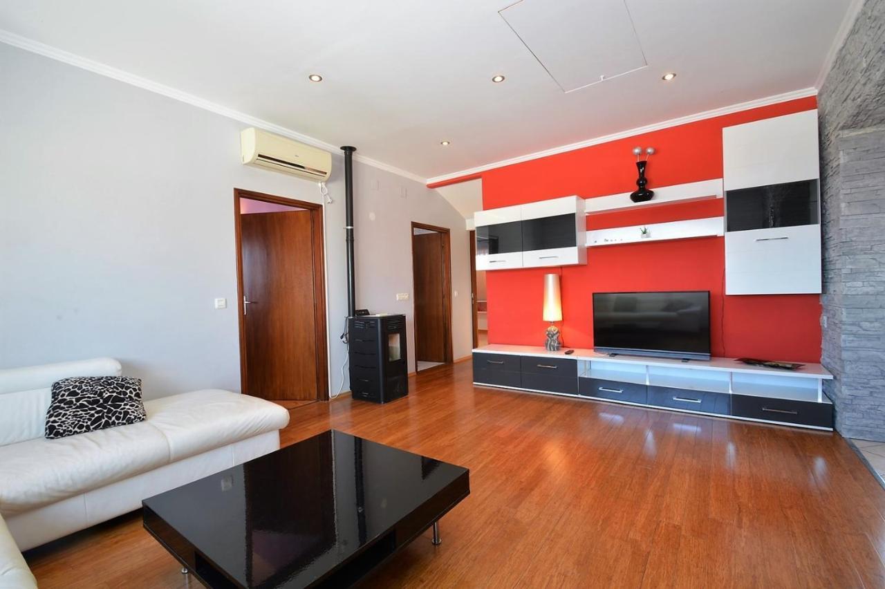 House Luciana Hotel Mali Losinj Bagian luar foto